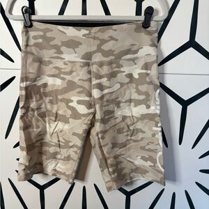 Calvin Klein Performance Women’s 9” High Waist Bike Shorts Brown Camo Size L
